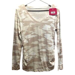New Isabel Maternity Neutral Camouflage Top Shirt Size Medium